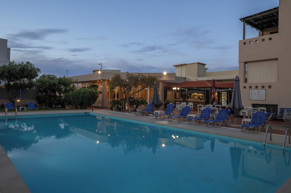 Creteco Hotel & Suites 7/72