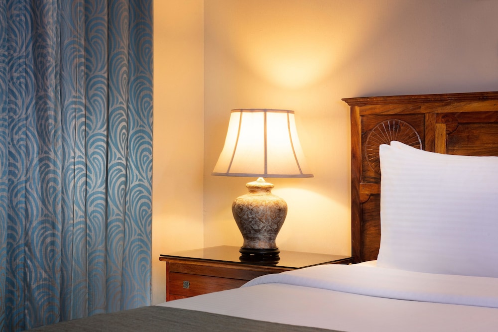 Al Hamra Village Hotel photo3