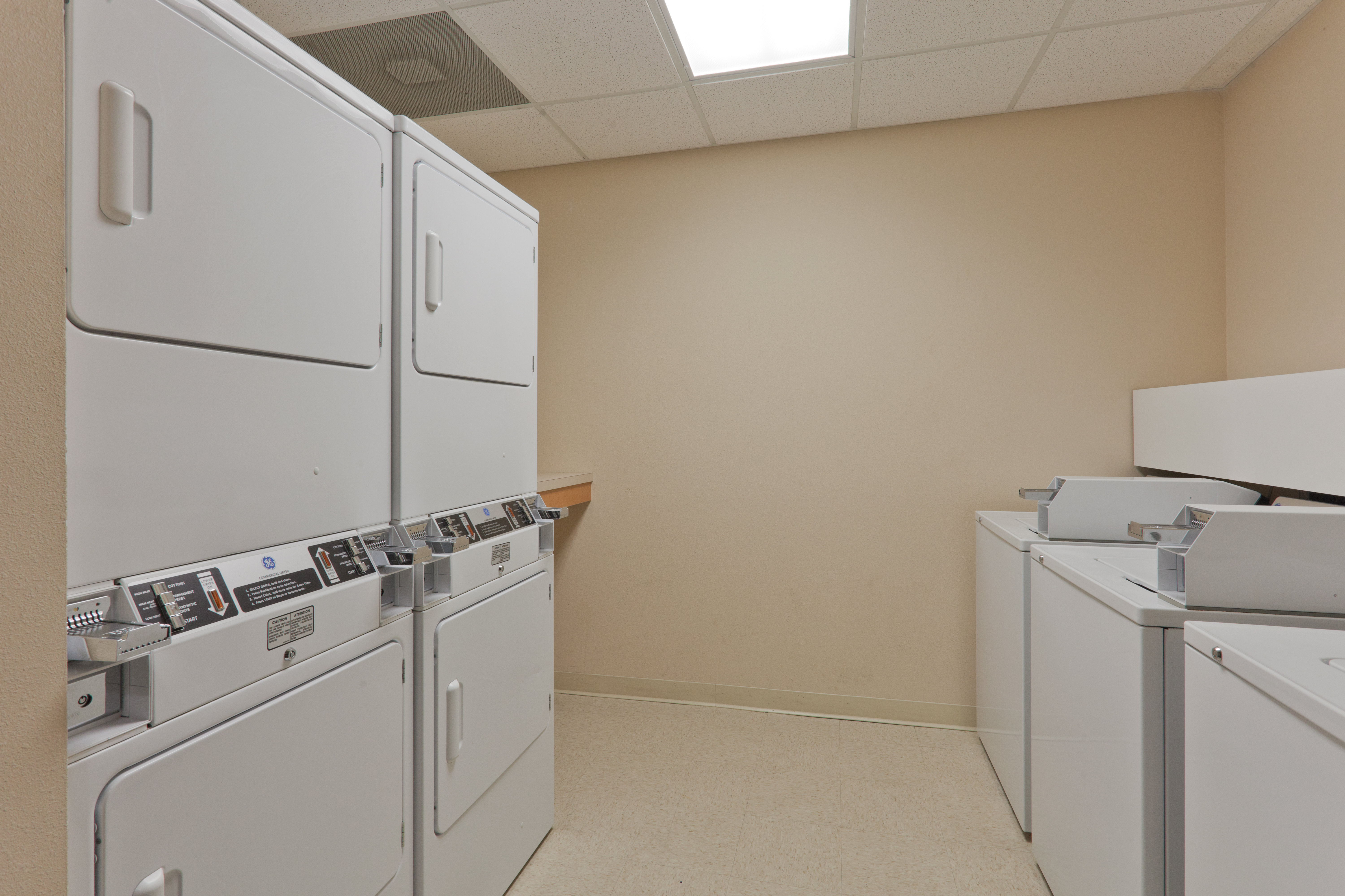 Candlewood Suites Pearl 59/59