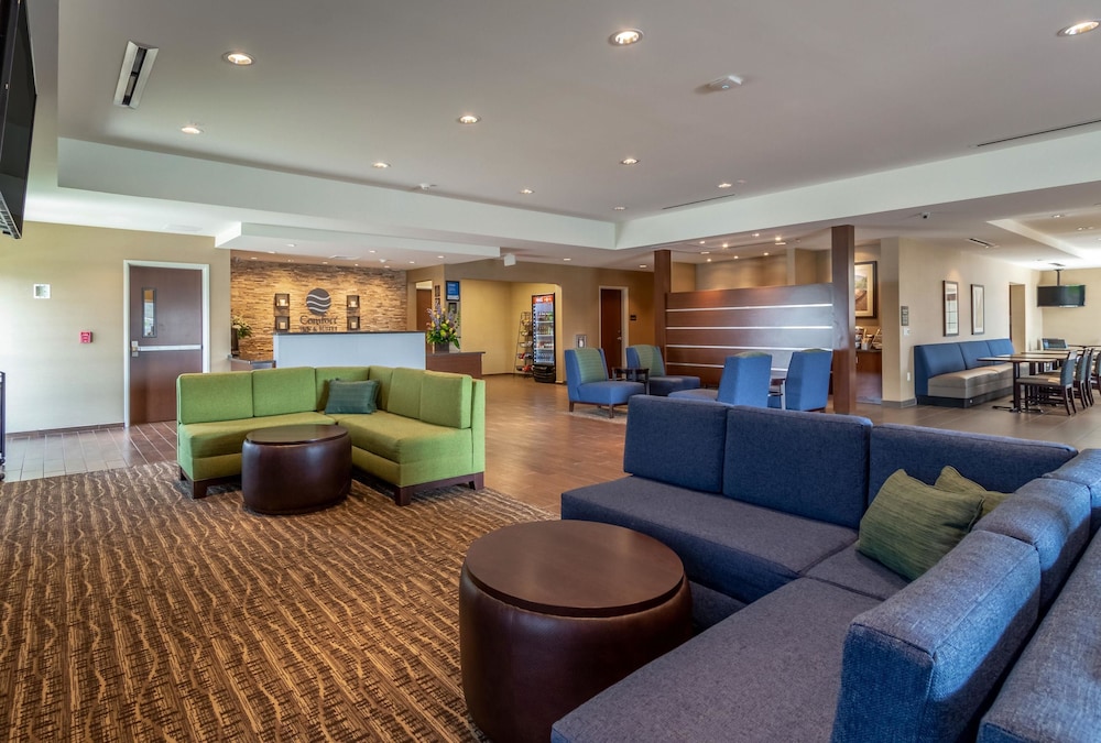 Comfort Inn & Suites - Harrisburg Airport - Hershey South 36/48