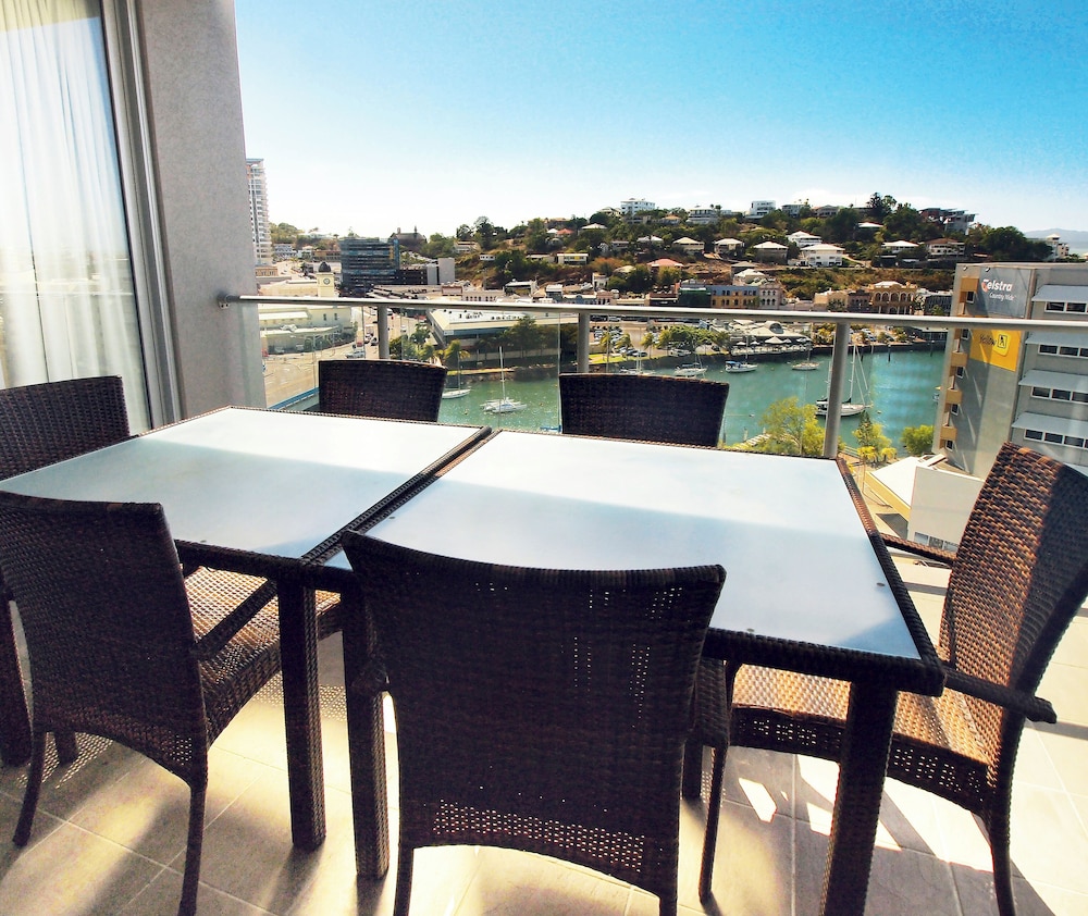 Oaks Townsville Gateway Suites 48/70