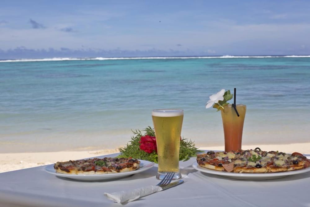 Moana Sands Beachfront Hotel 50/58