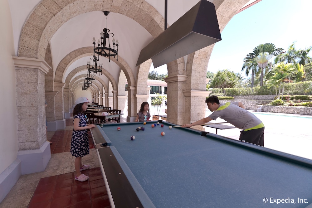Waterfront Airport Hotel Casino Mactan 24/50