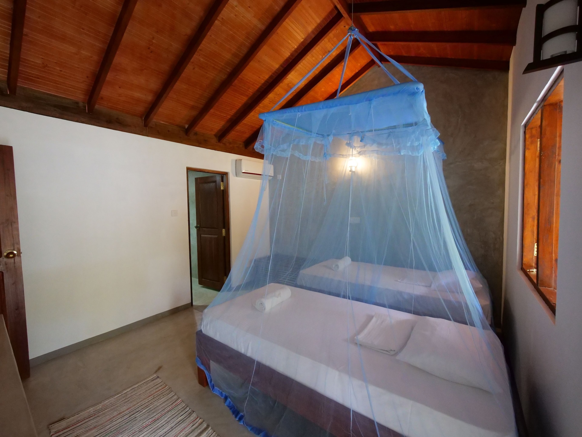 COMFORT, TWIN BEDS, POOL VIEW