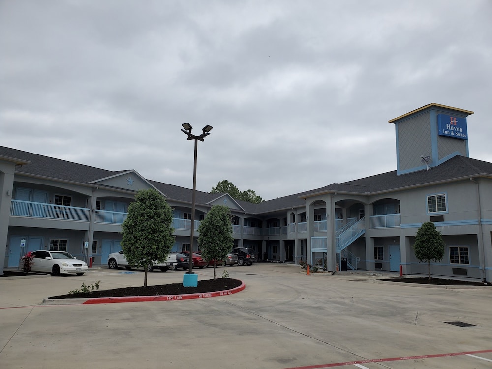 Haven Inn & Suites Willowbrook 2/37