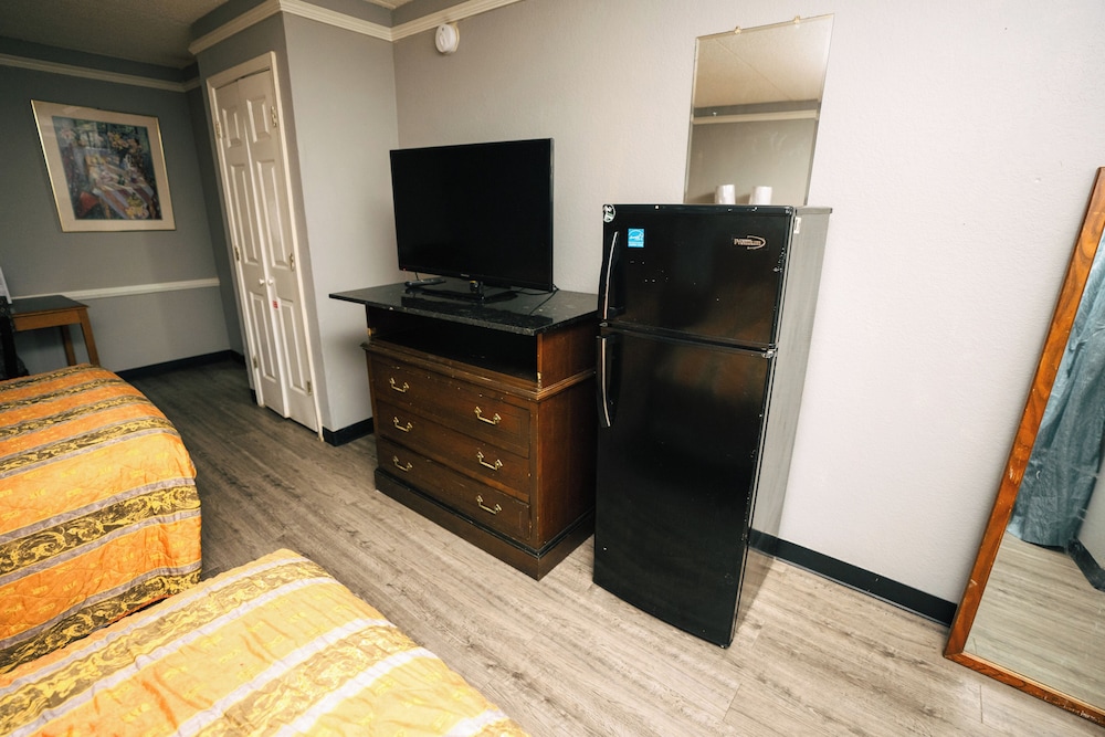 Howard Johnson Inn Peachtree/Norcross 16/21