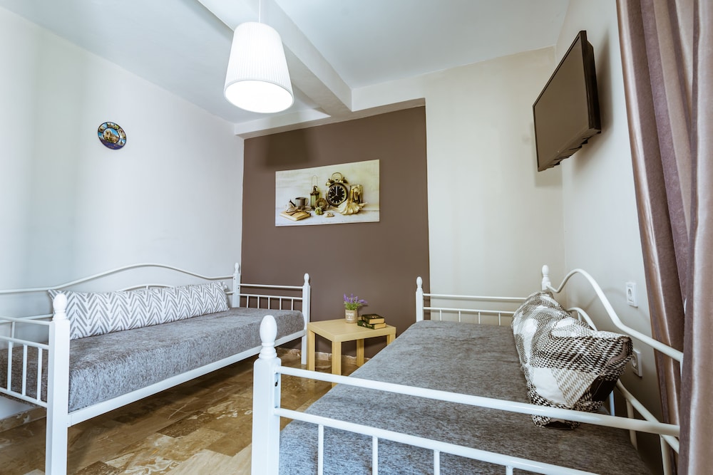 Gregory Comfort Hotel 30/46