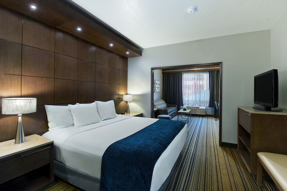 Oxford Suites Downtown Spokane 11/55