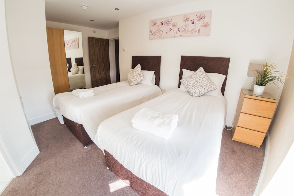 Ilford Tower Apartments 24/45