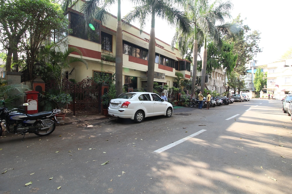 Shivam Hotel 47/58