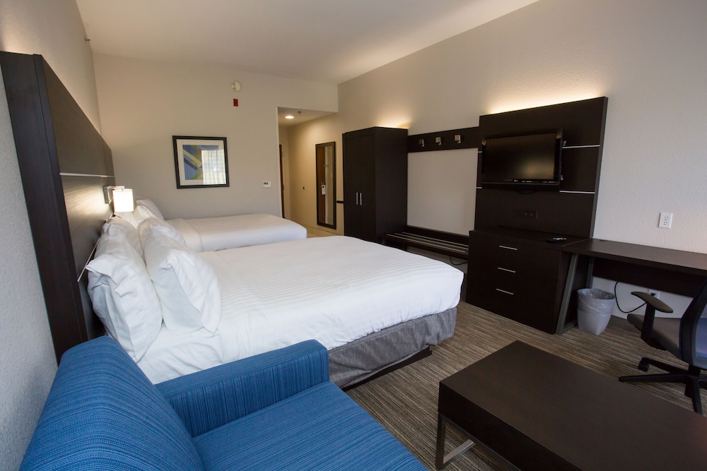 HOLIDAY INN EXPRESS WILMINGTON 10/48