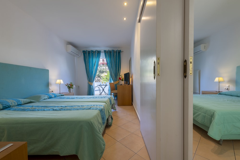 Skala Hotel 14/60