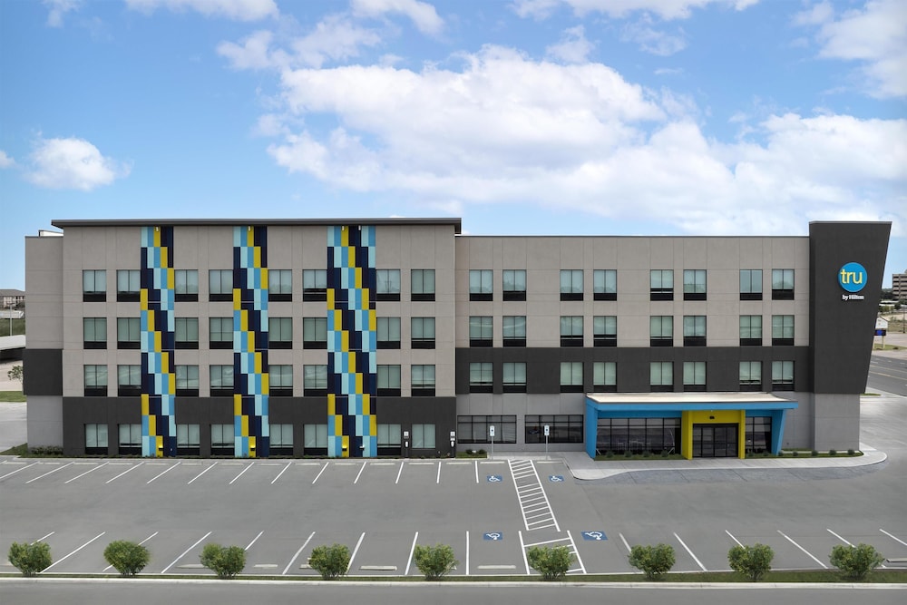 Tru by Hilton Midland East 3/39