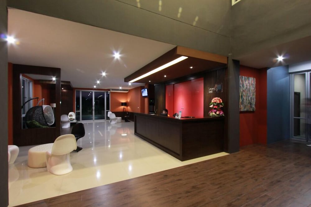 Trendy Hotel 7/44