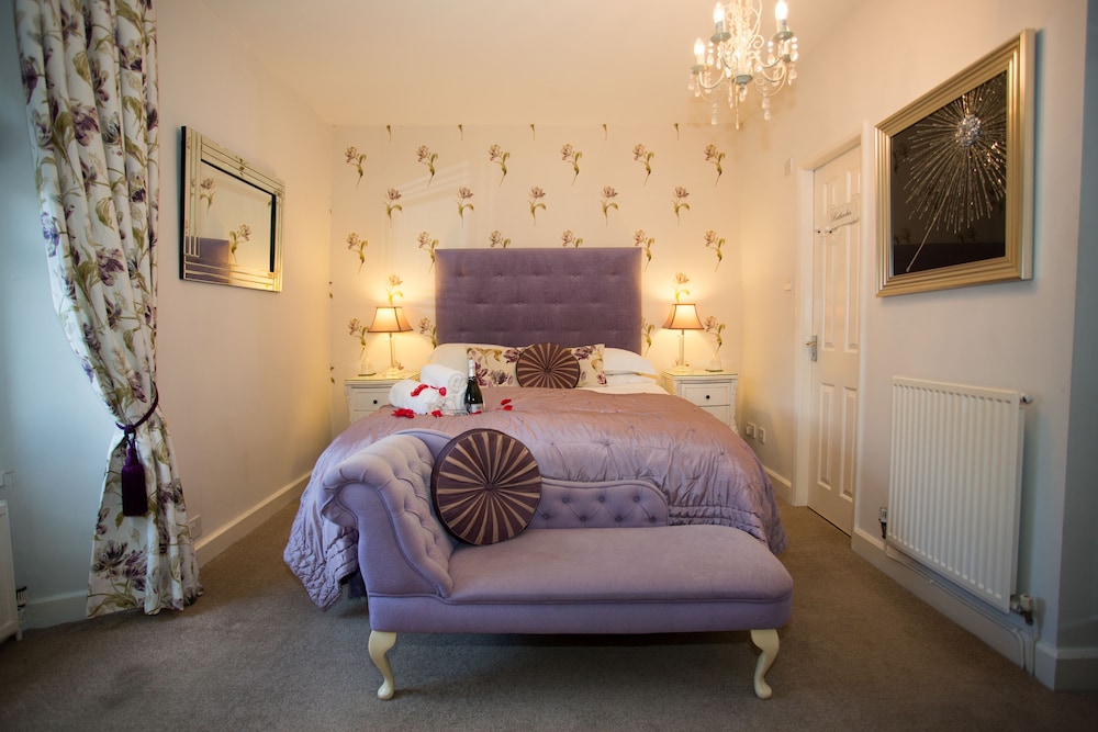 Holly Lodge Guest House 30/72