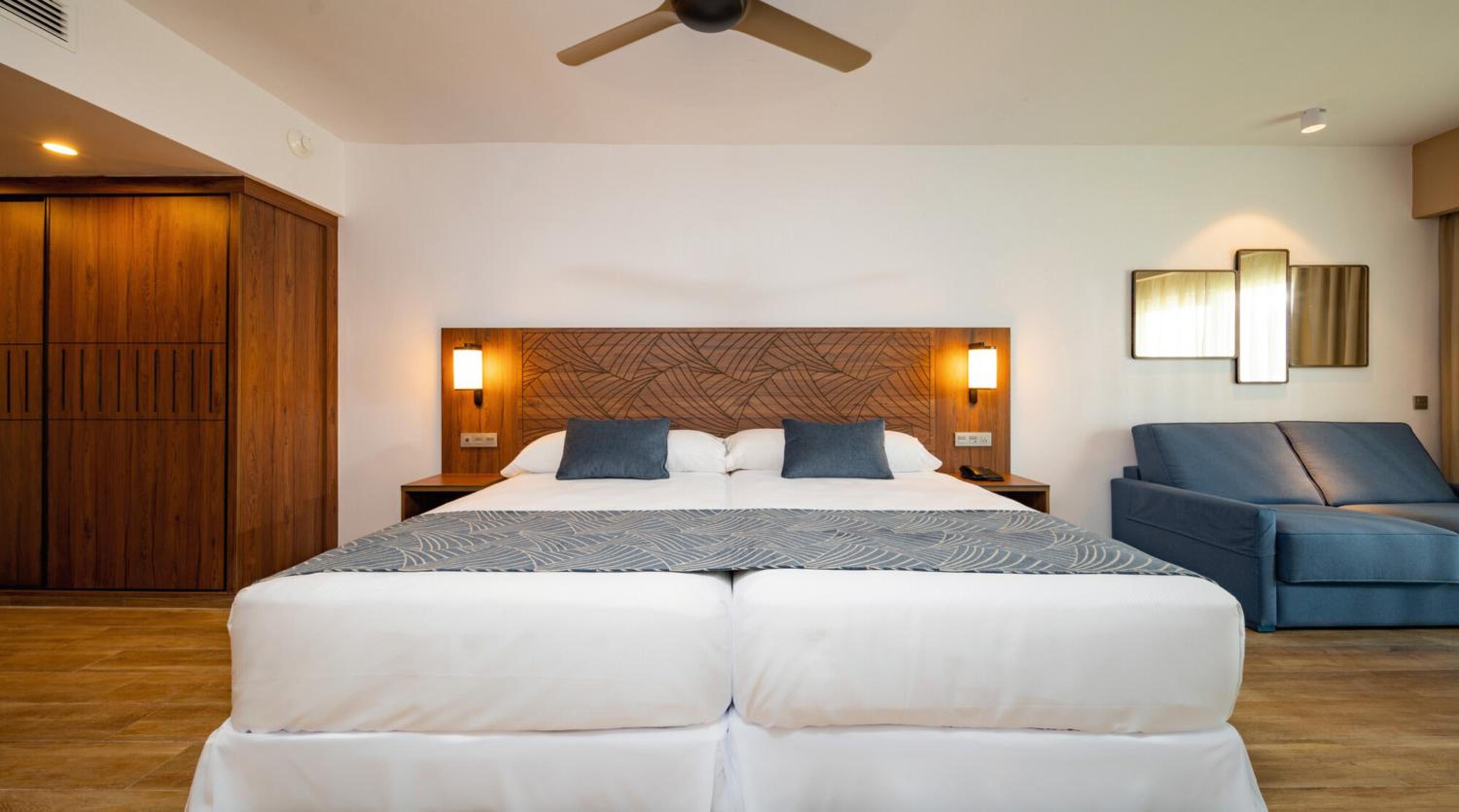 Family, 2 Double Beds, Ocean Front