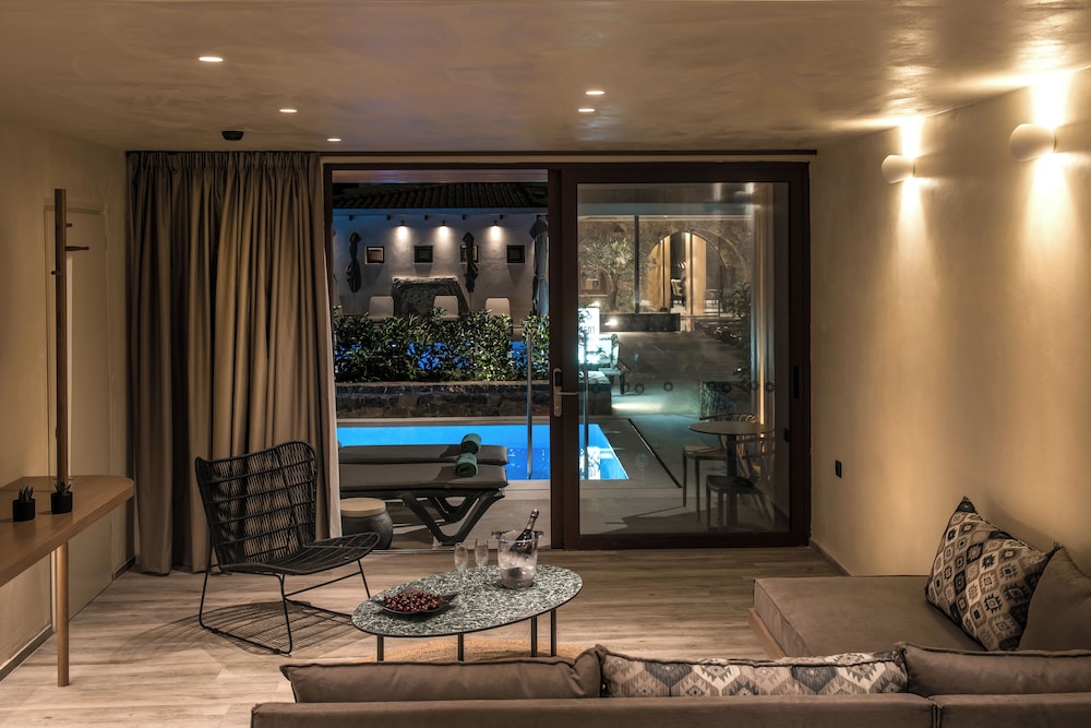 Petousis Hotel & Suites 29/50