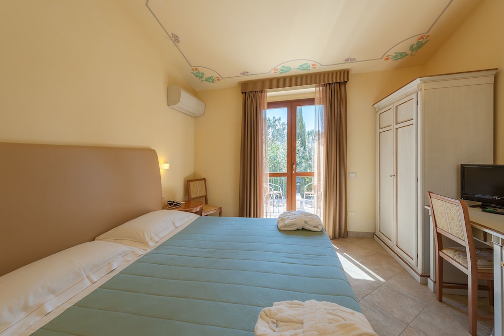 HOTEL SATURNO FONTE PURA 2/32