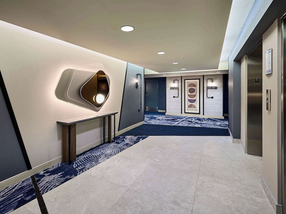 Novotel Toronto Vaughan 6/65