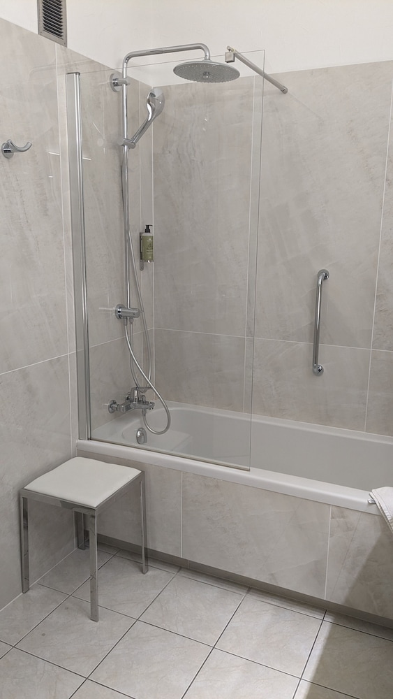 Hotel Alivi 28/29