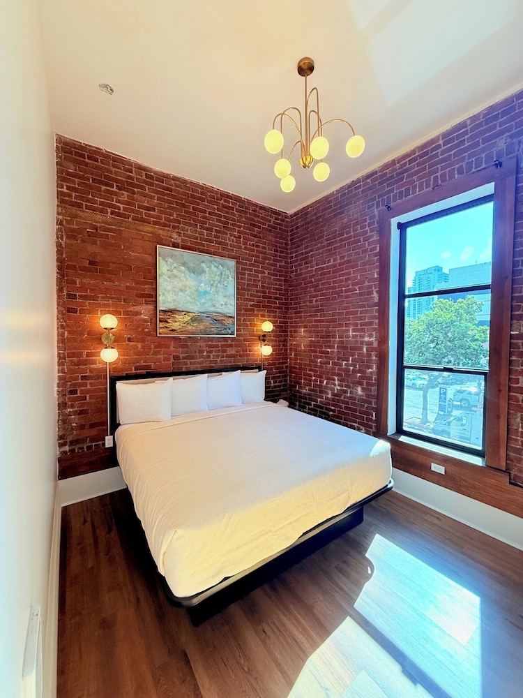 The Beau Hotel Downtown San Diego Gaslamp Quarter 20/50