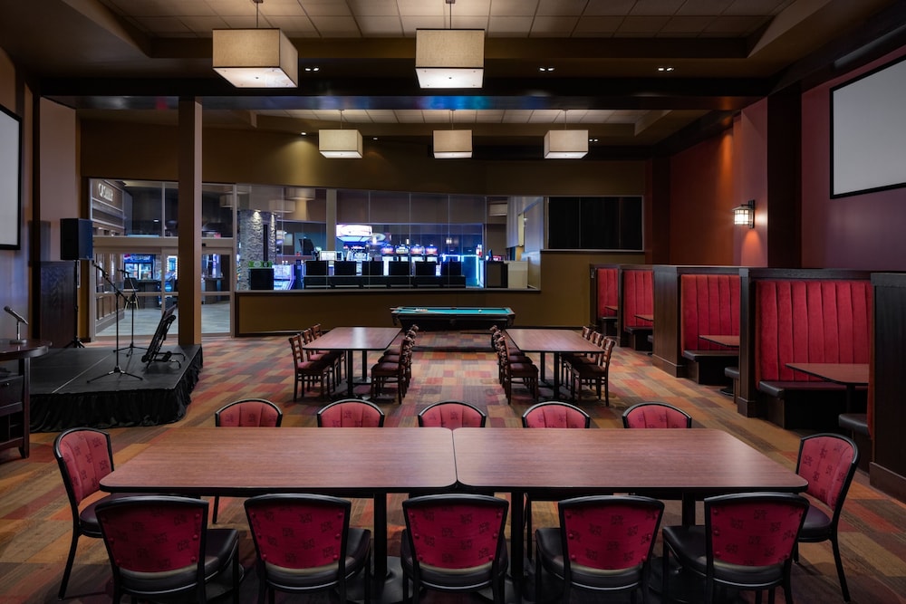 Pomeroy Hotel And Conference Centre Fort St John 40/54