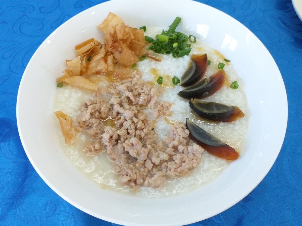Grand Blue Beach Hotel 51/77