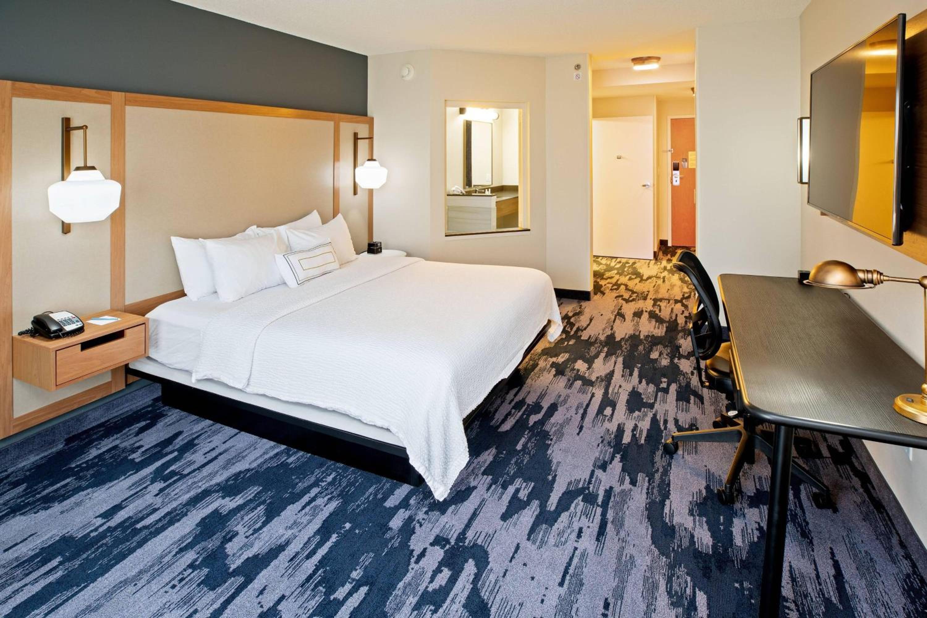 Specialty, Suite, King Bed, Sofa, Bathtub, Accessible