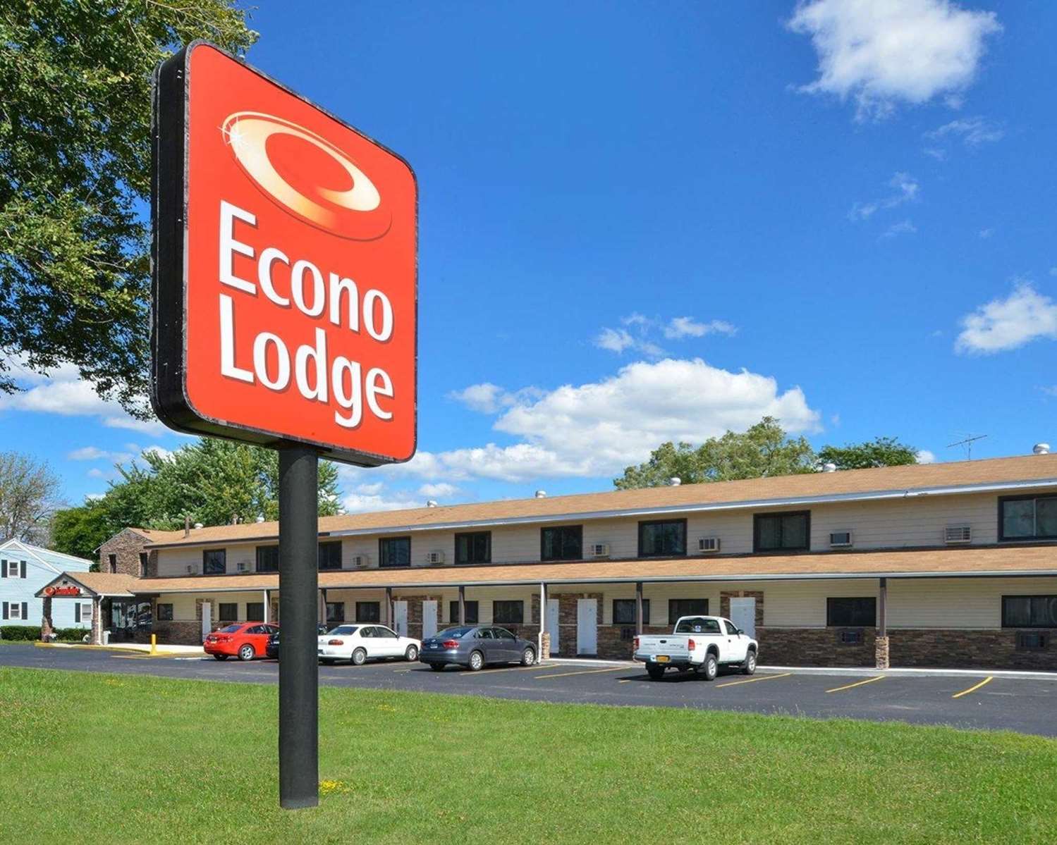 Econo Lodge Rochester I-90 & I-390 6/40