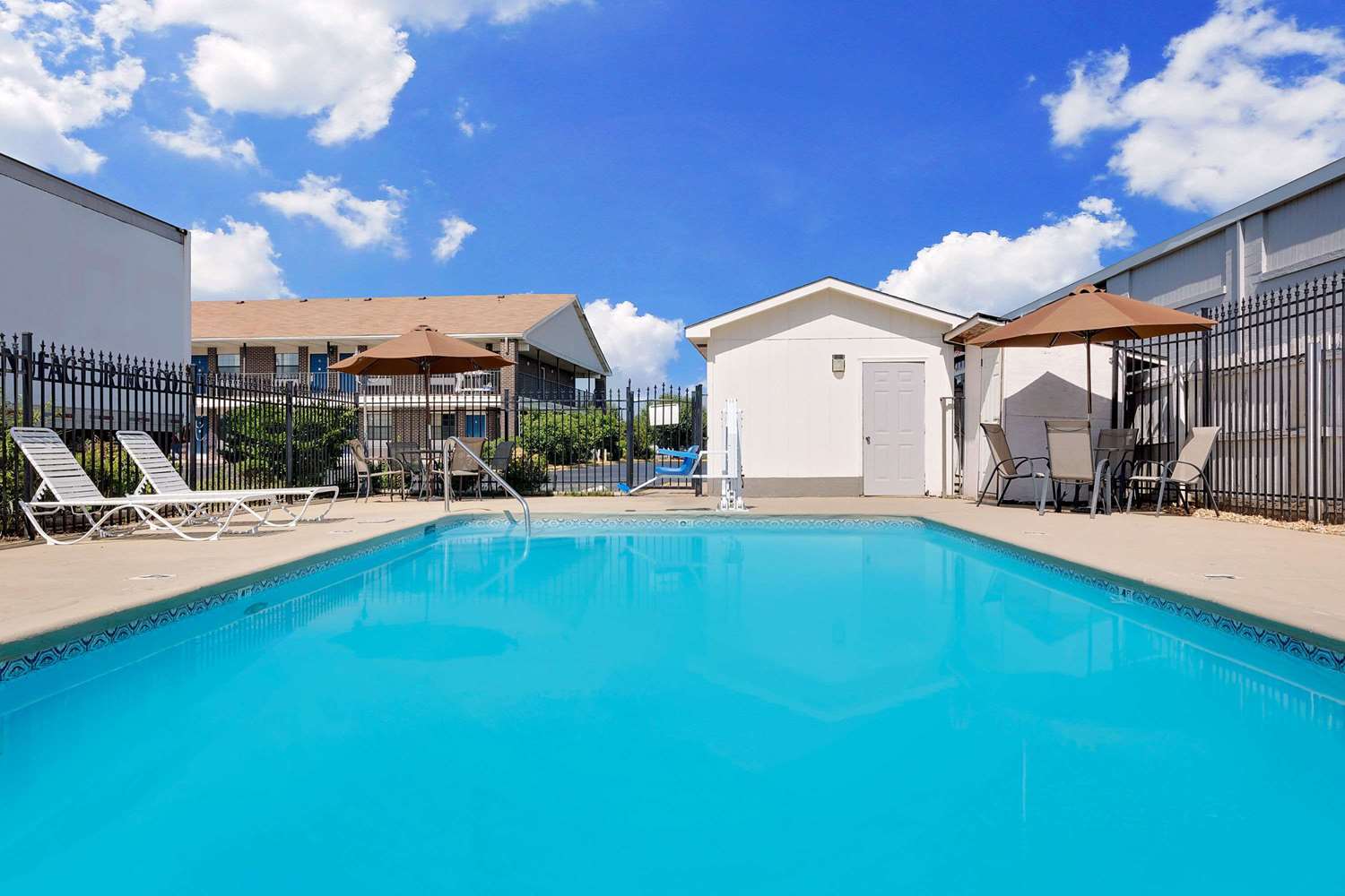 Days Inn by Wyndham Demopolis 57/61
