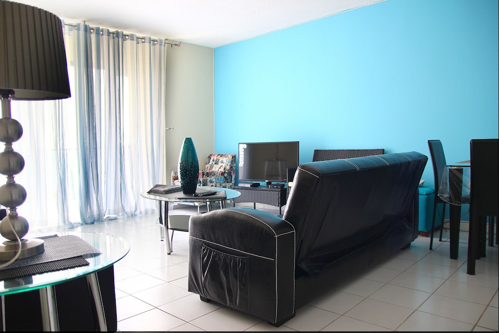 Skyclub Beach Suite at Mobay Club 12/23