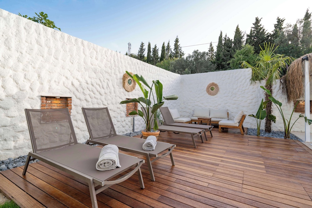 Bugra Alacati - Adults Only 30/42