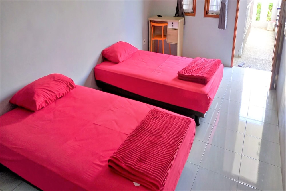 Nabila Syar i Guesthouse by ZUZU 13/19
