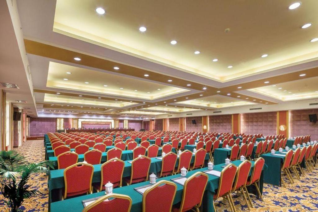 Chanwu Hotel - Dengfeng 49/51