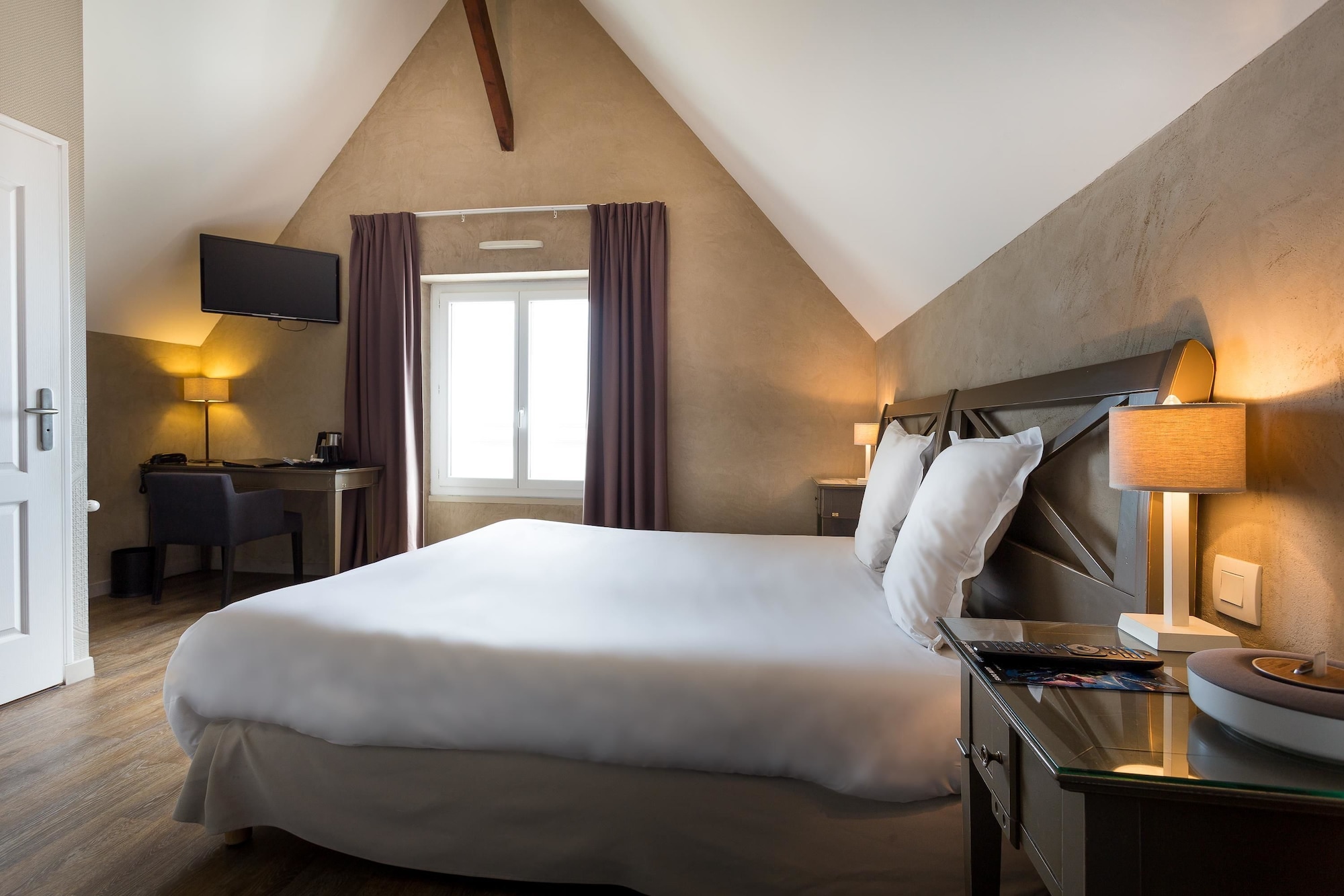 غرفة سوبيريور بسرير كينج بإطلالة على البحر مع سرير إضافي، Best Western Hotel De La Plage 9/10