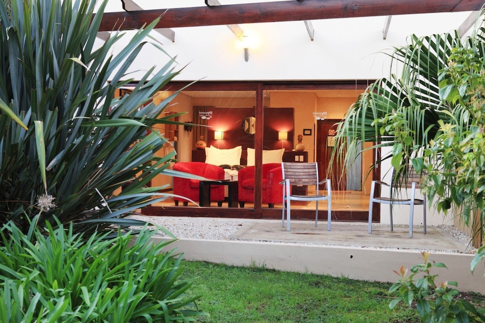 Lily Pond Country Lodge 3/82