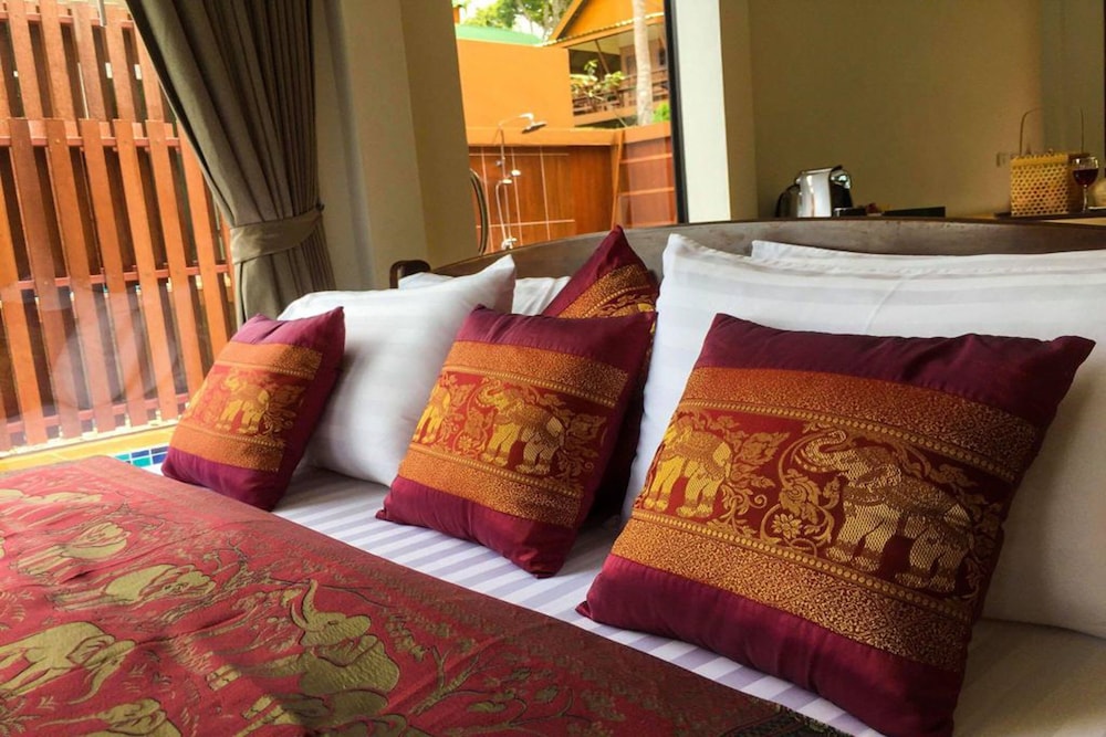 Mountain Resort Koh Lipe 12/70