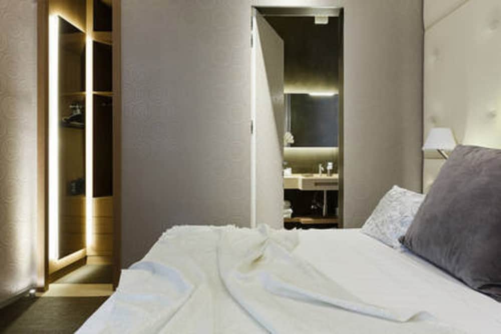 جناح جونيور بسرير مزدوج مع أريكة، Private Luxury Suite 2/5