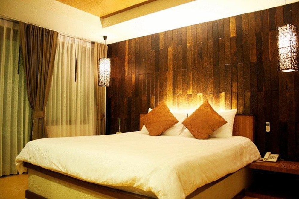 The Hideaway Resort 7/31