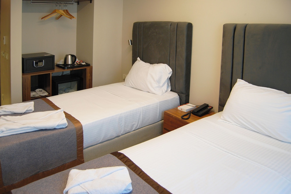 STANDARD, TWIN BEDS