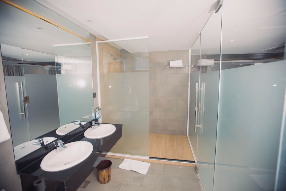 Giraffe Beach Hotel Dar es Salaam 60/61