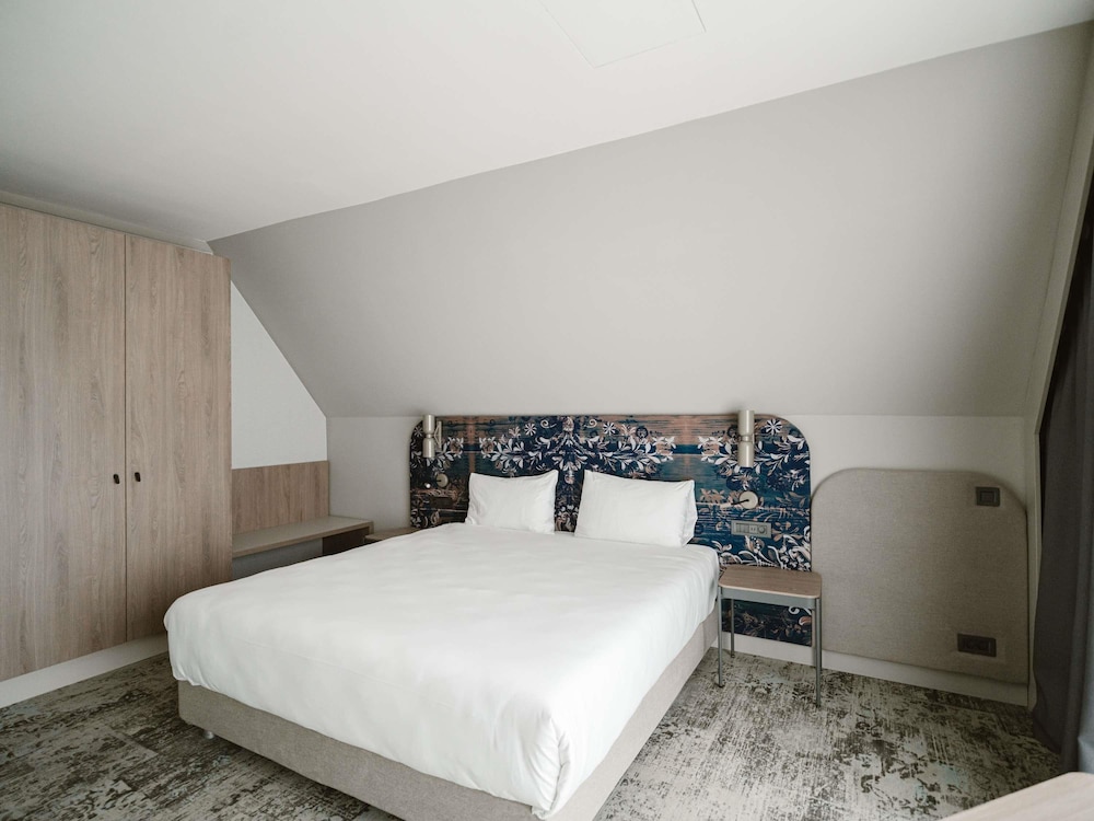 Suite, Double Bed, Sofa, Mercure Sibiu Arsenal 3/8