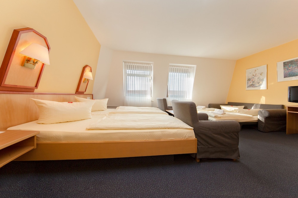 Montana Hotel Nurnberg West 6/28