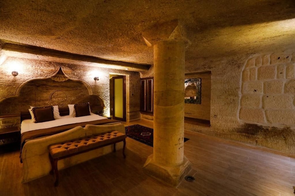 Ada Cave Suites 27/50