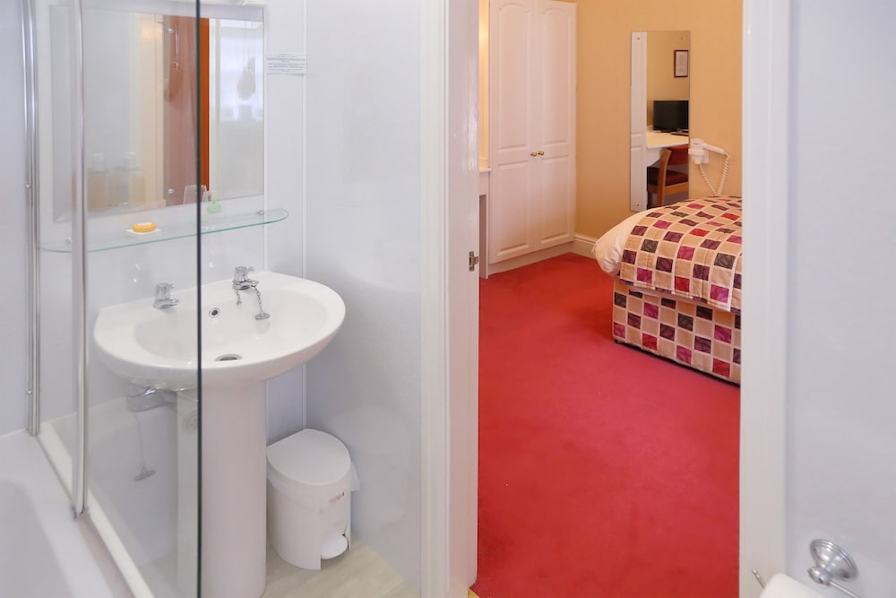 Saxonville Hotel 49/50