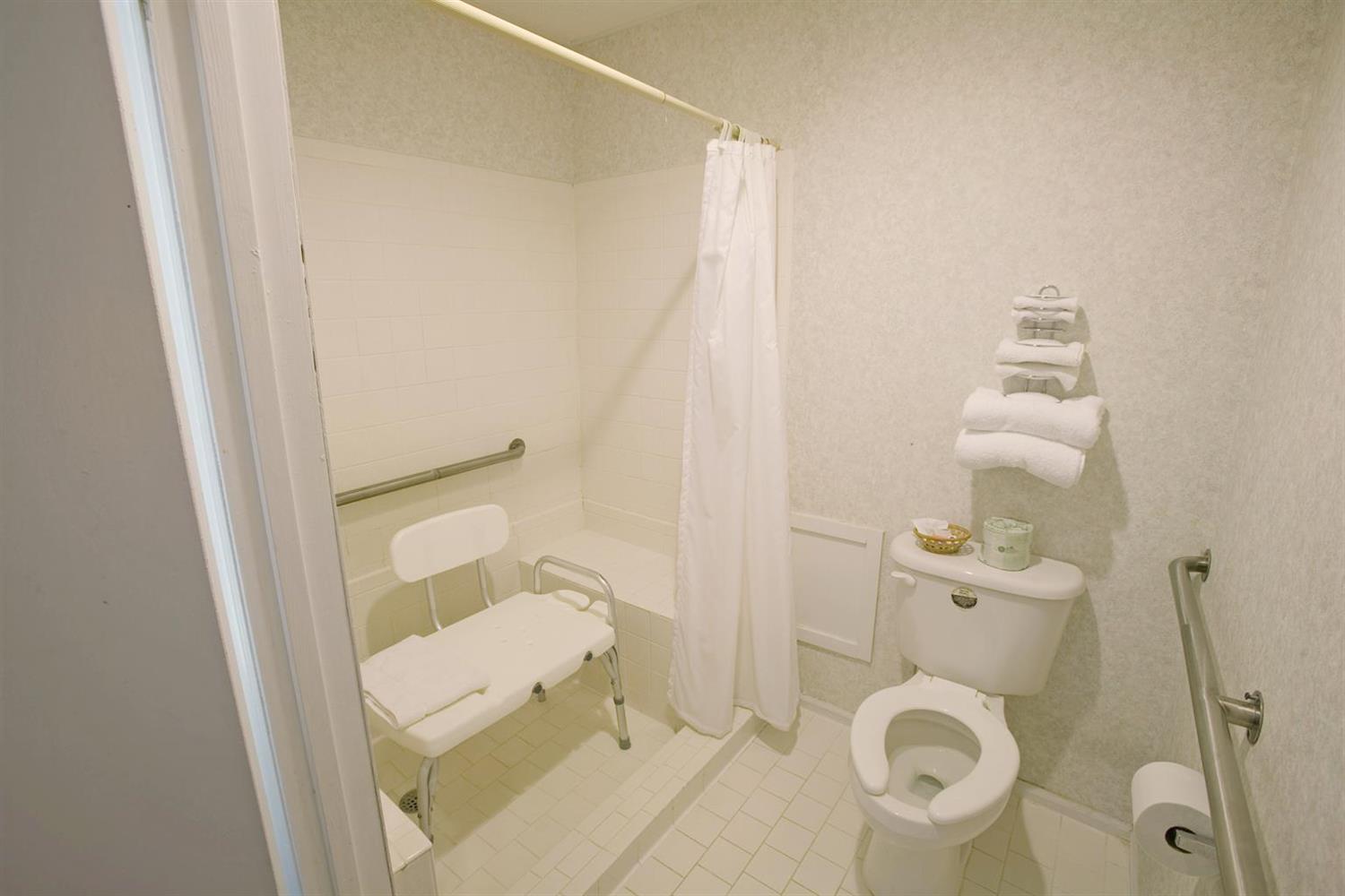 Americas Best Value Inn Jonesville 20/20