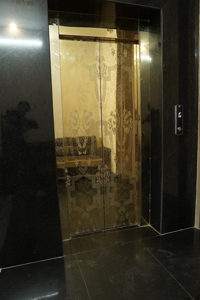 Oyo 12206 Hotel The Black Gold 29/50