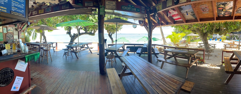 Aroa Beachside Inn 12/47