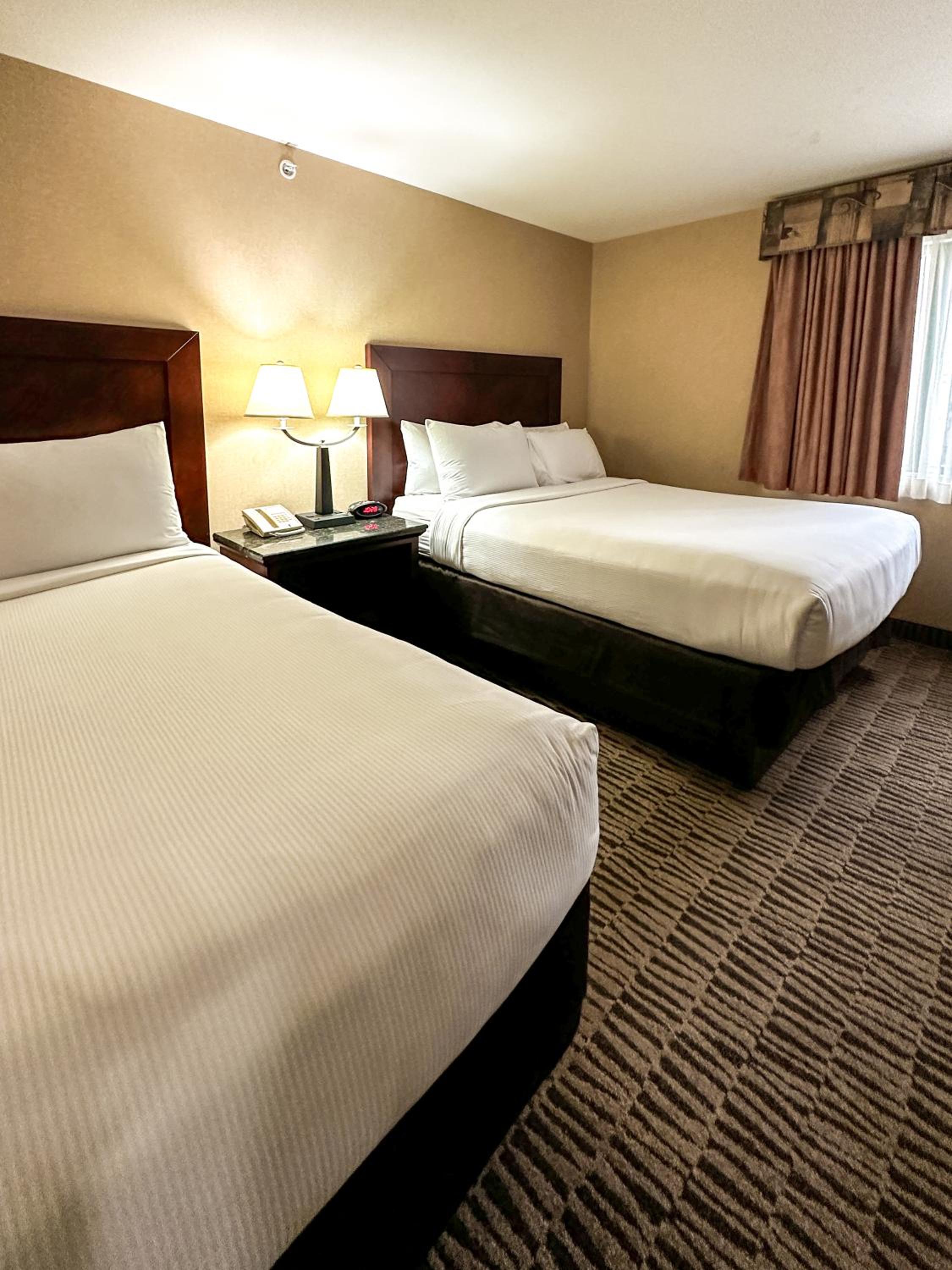جناح ديلوكس بسرير كوين، Prestige Aberdeen Lodge Kamloops 2/8