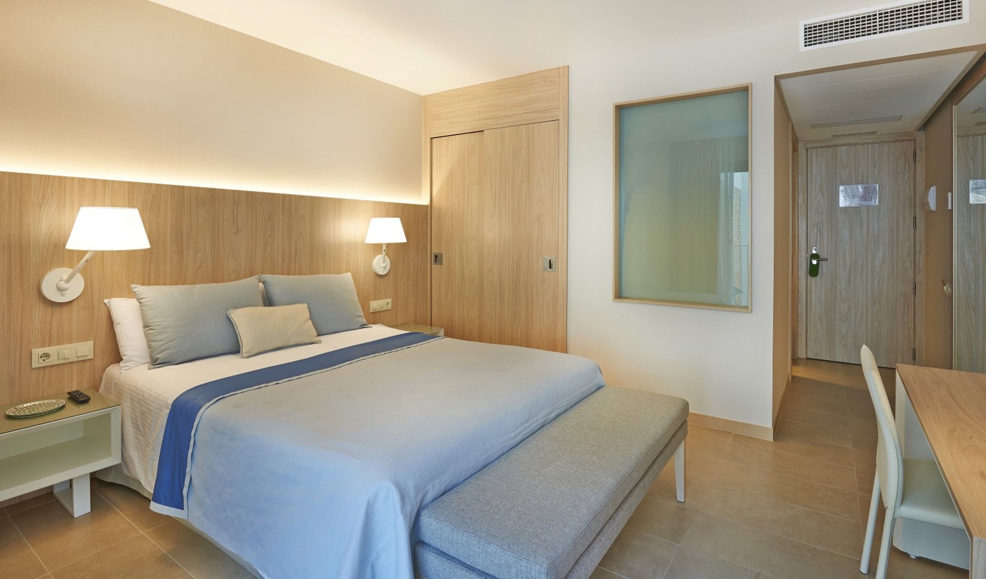 EXECUTIVE, DOUBLE BED